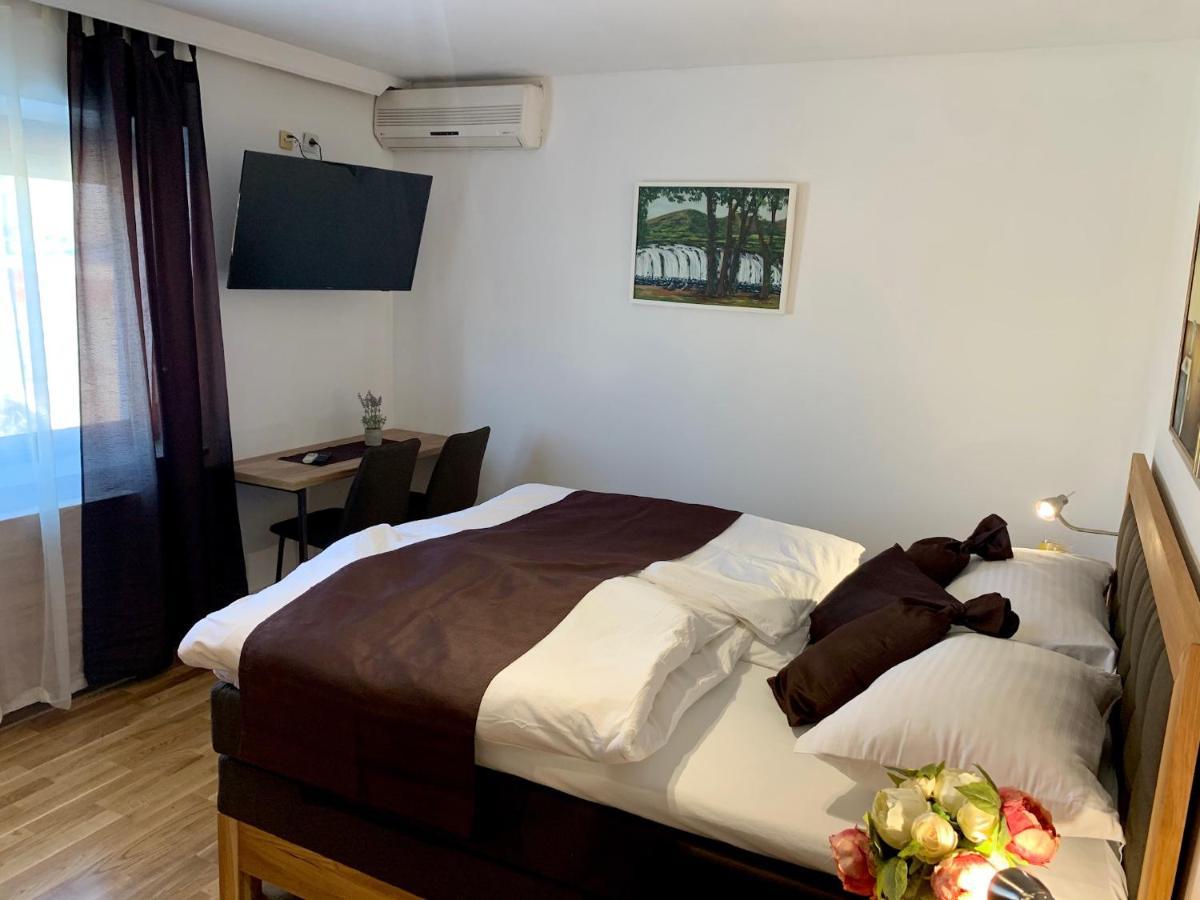 Motel Kiwi Grude Εξωτερικό φωτογραφία