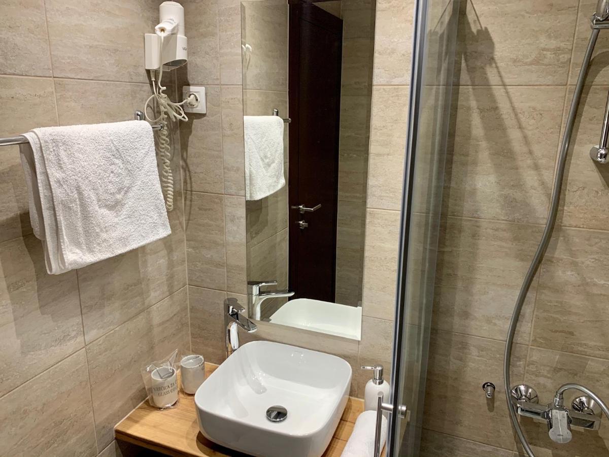 Motel Kiwi Grude Εξωτερικό φωτογραφία